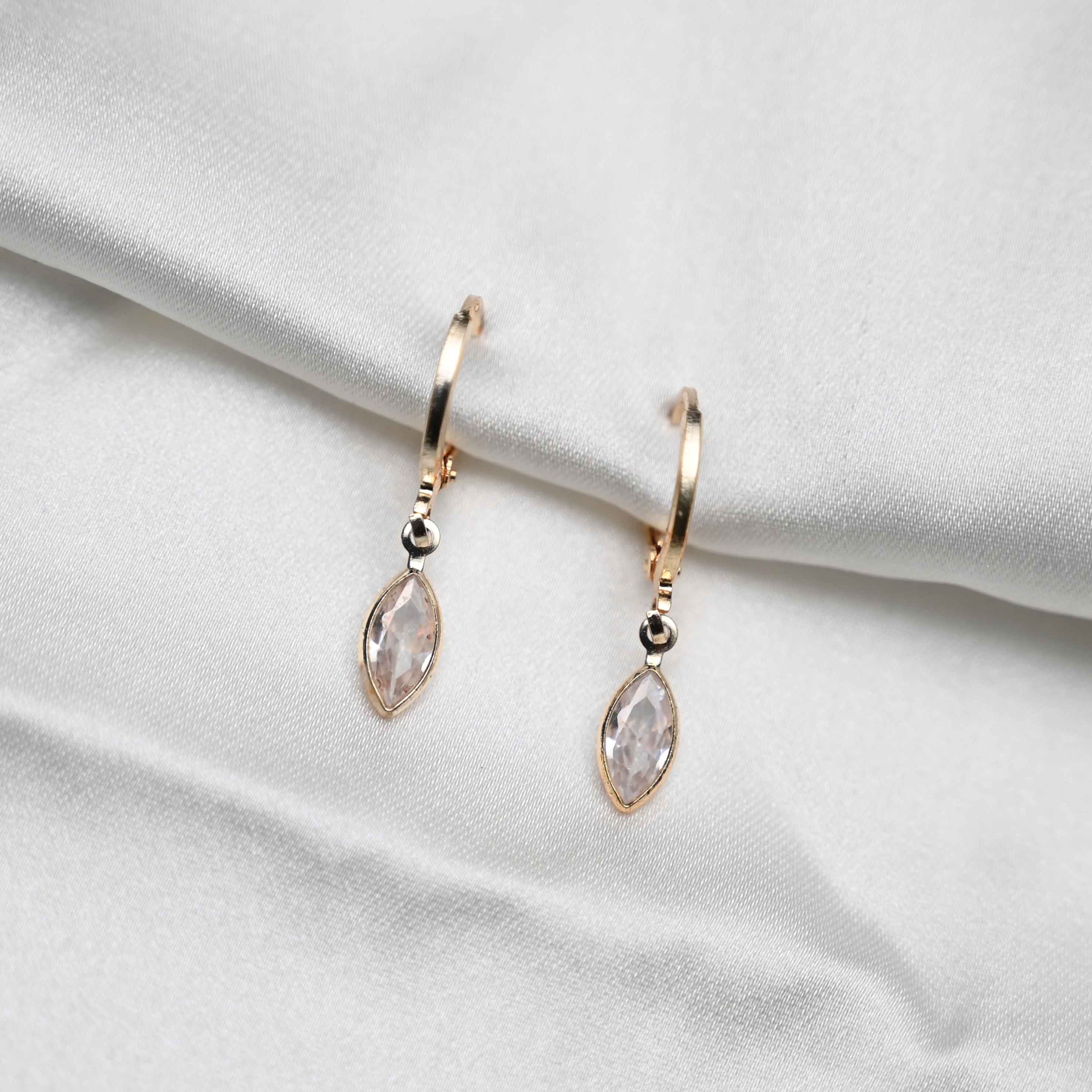 Almond crystal earrings