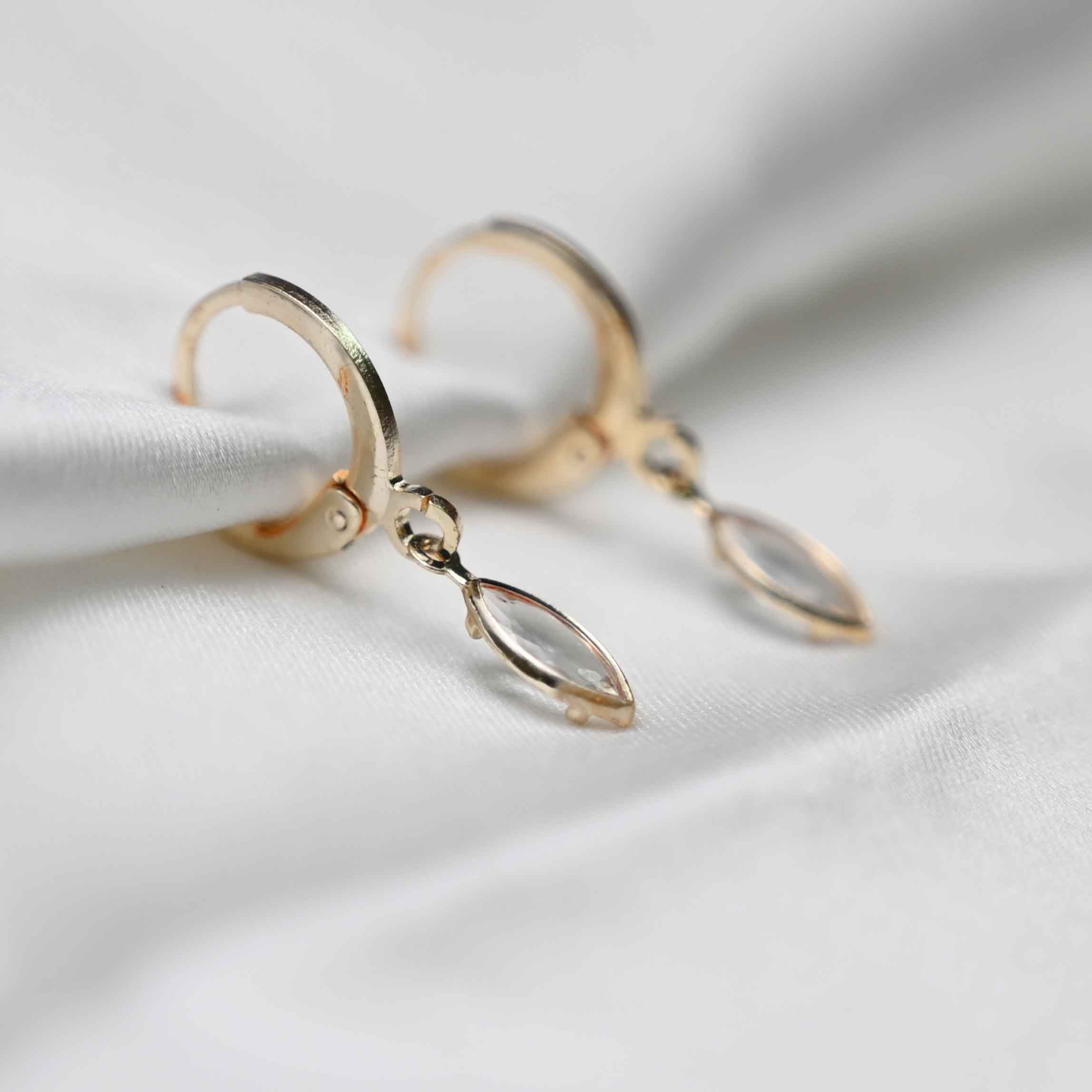 Almond crystal earrings